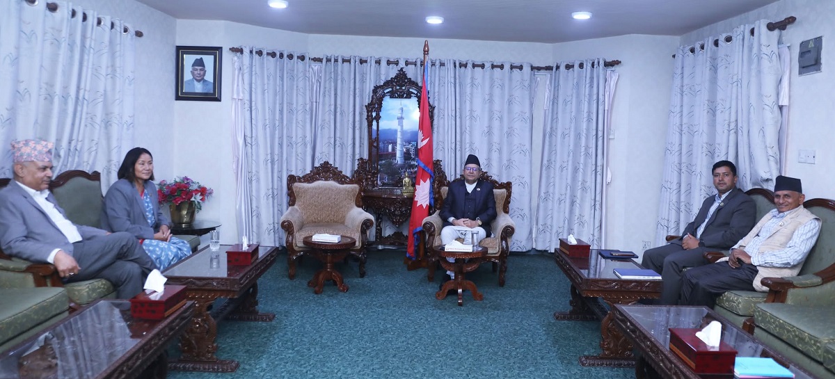 Speaker Devraj Ghimire discusses Civil Service Bill with party leaders at Singha Durbar