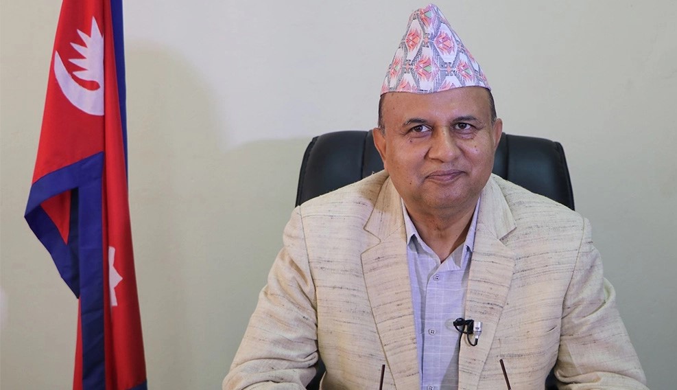 Shankar Pokharel addressing UML leaders during party meeting on statute issues