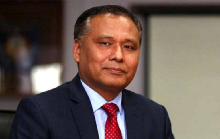 Minister Kulman Ghising reviewing project reports as Nepal intensifies its crackdown on inactive development contracts in irrigation and road sectors.