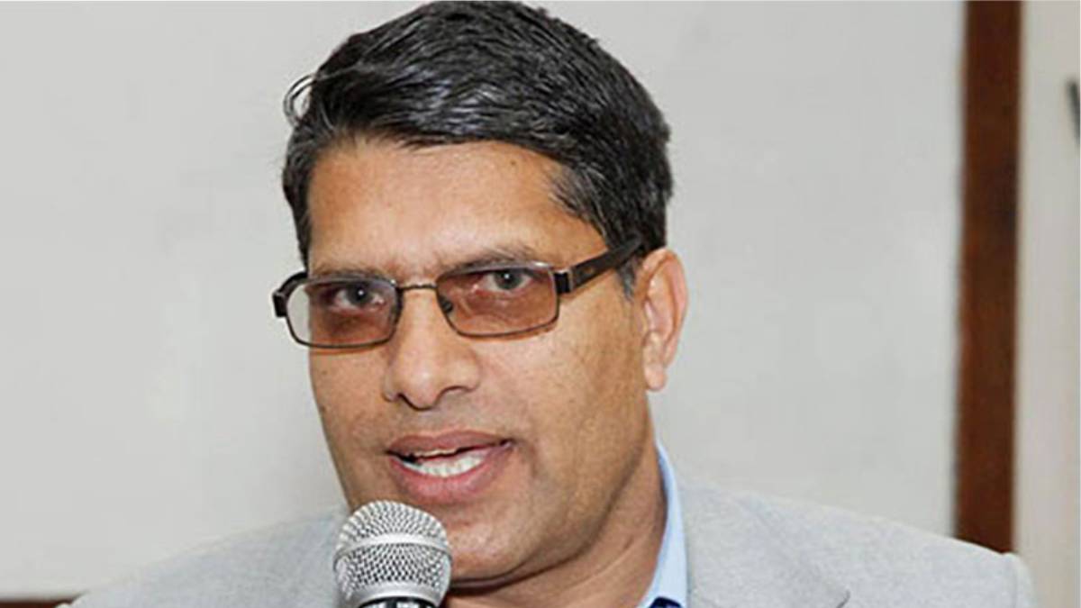 Senior advocate and former lawmaker Khimalal Devkota speaking at an interaction on the House of Representatives election in Kathmandu