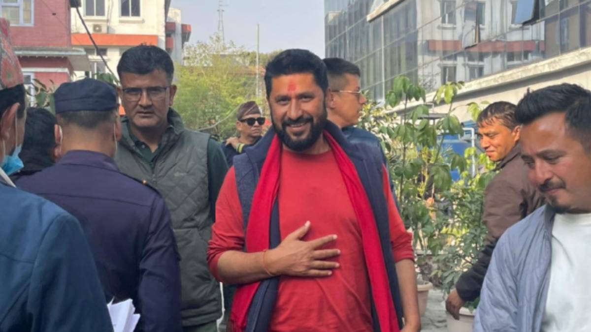 Rabi Lamichhane arriving at the Kathmandu District Court for a scheduled court appearance in connection with the Swarnalakshmi Cooperative case.