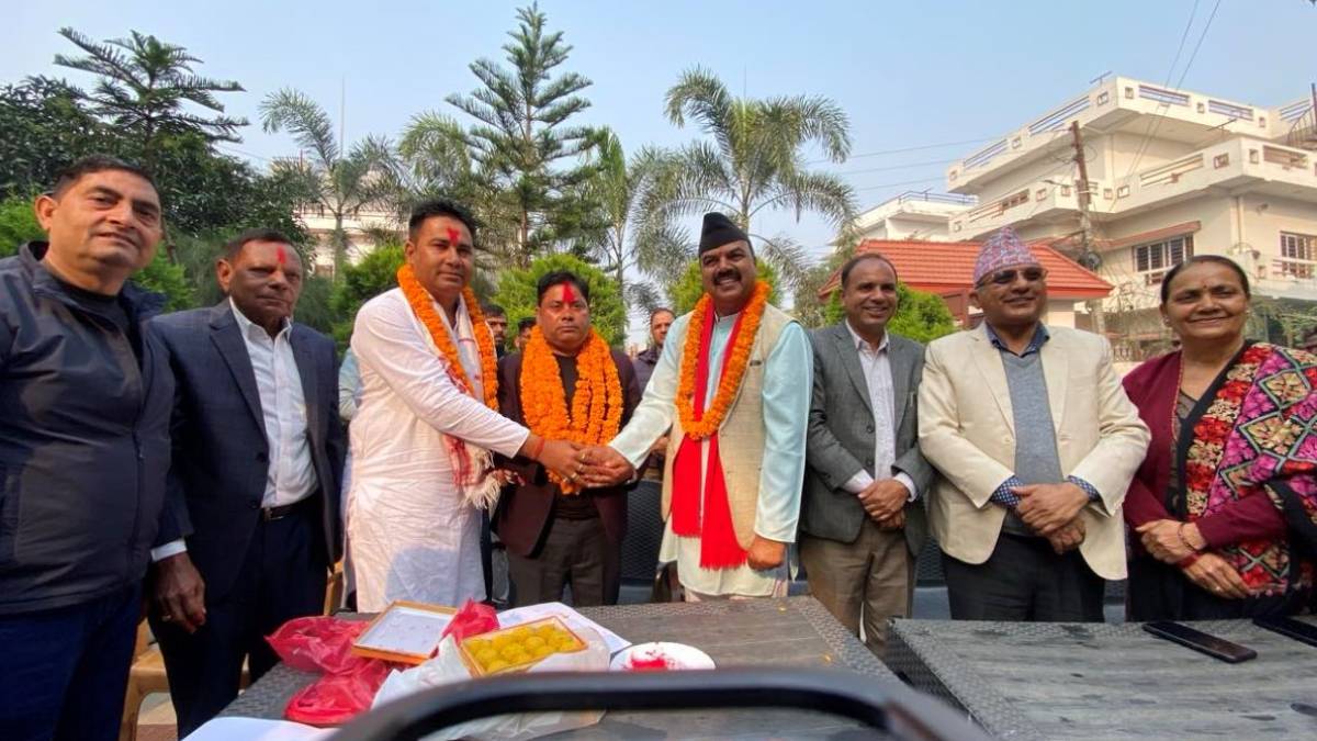 Srinivas Yadav speaking at a press conference in Bhairahawa after announcing his resignation from JSP Nepal and entry into CPN-UML.