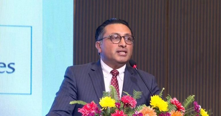 Nepal Cuts Fuel Allowance for Government Officials