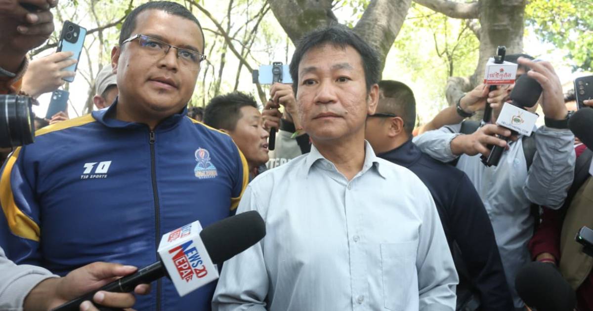 Harka Sampang speaking to media at Thapathali after eviction of landless settlement