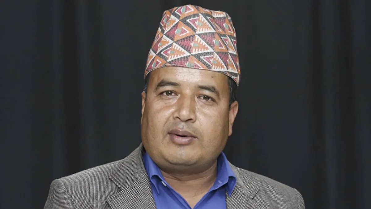 विष्णु पौडेल पक्राउपछि महेश बस्नेतको प्रतिक्रिया : ‘कुखुरा मर्‍यो होइन, स्याल पल्कियो’