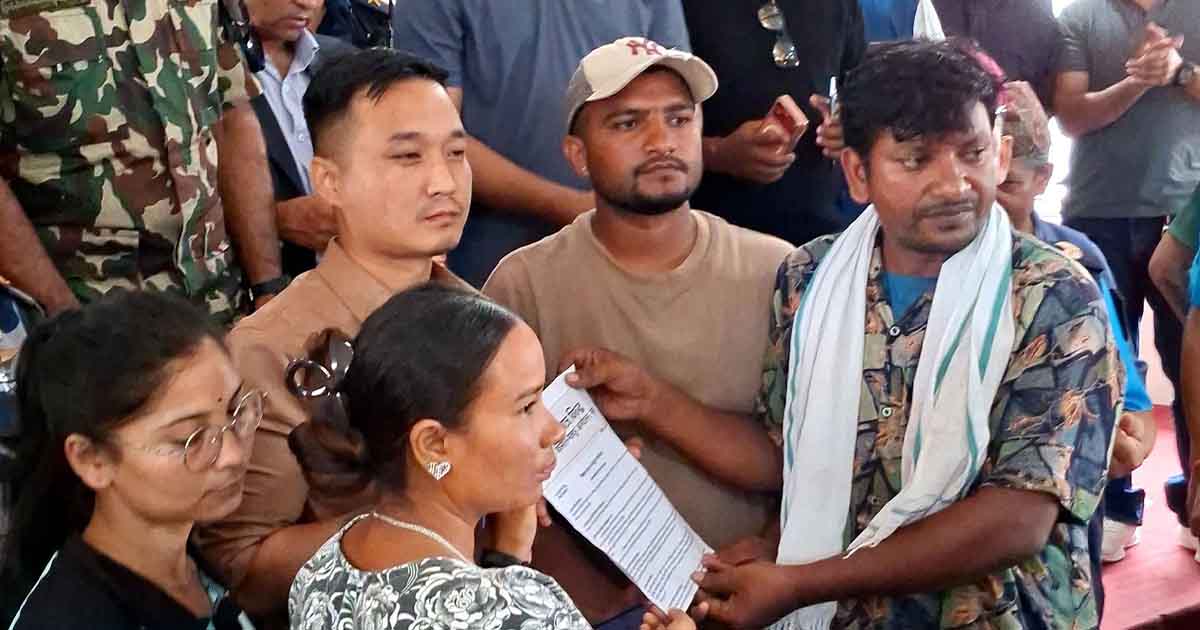 मिटरब्याजपीडितलाई भेट्न बारा पुगे गृहमन्त्री