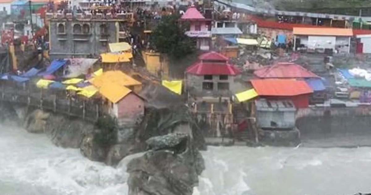 Settlement beside a swollen river in Uttarakhand
